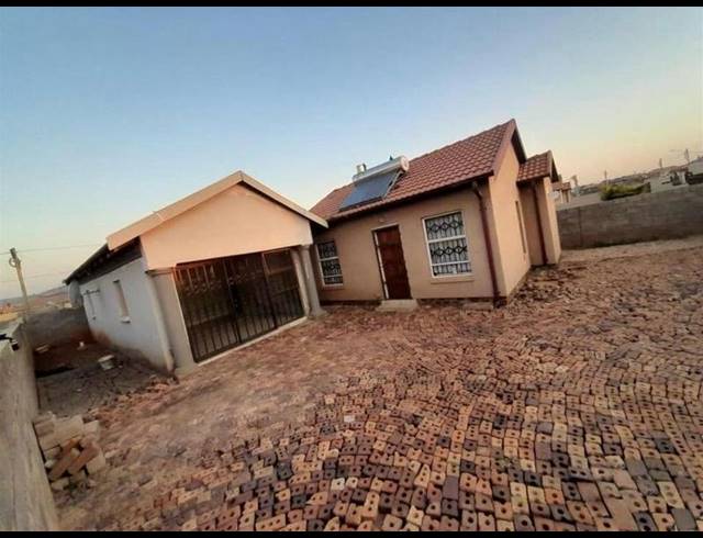 2 BEDROOM HOUSE FOR SALE IN LEHAE
